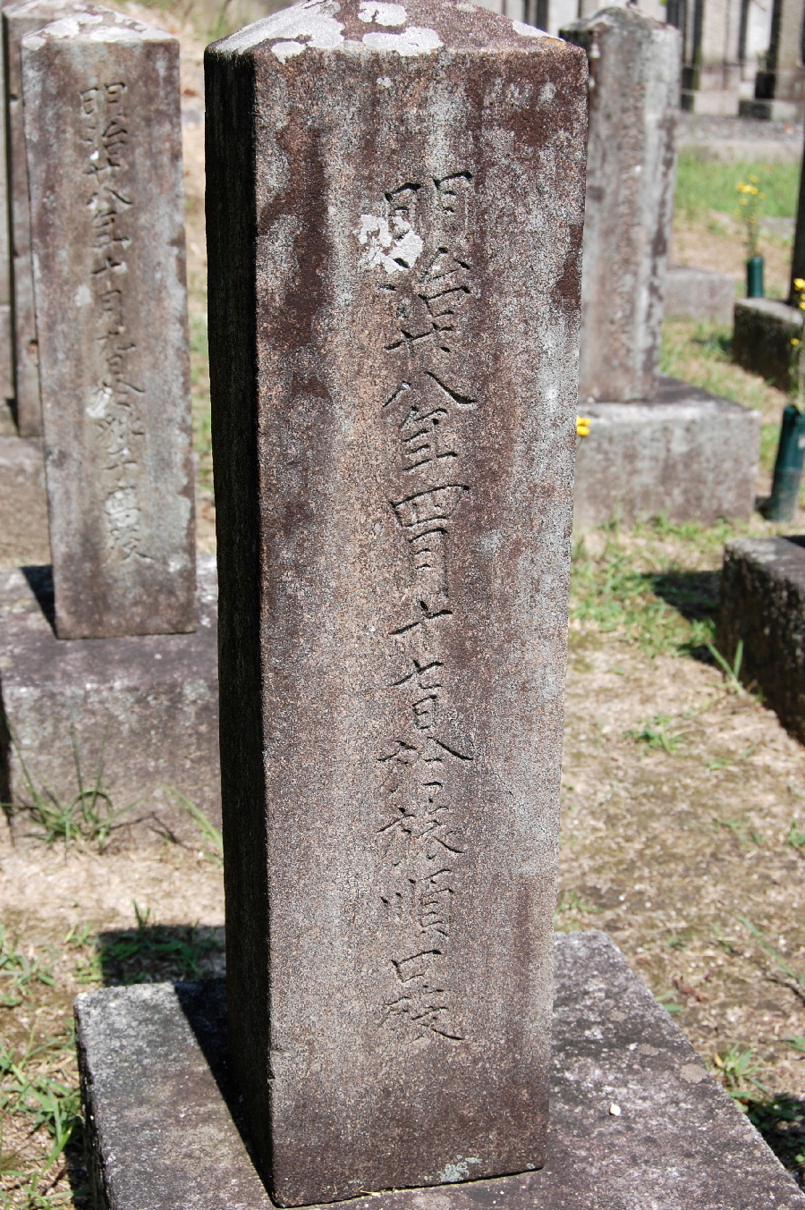 柳樹屯上陸前に（１８９５年４月１７日）旅順口で亡くなった兵士の墓碑