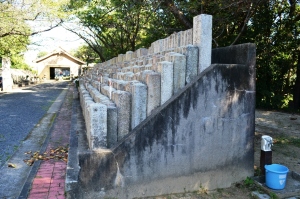 現「比治山陸軍墓地」のコンクリート製の土台